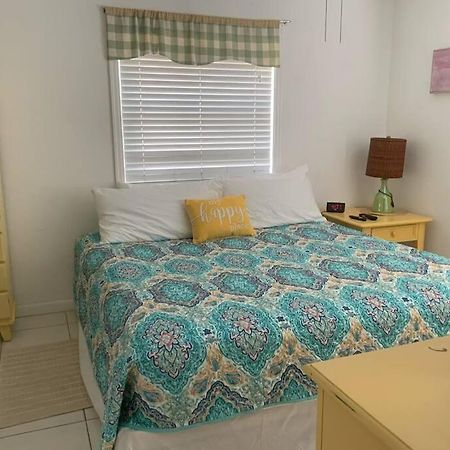 Lovely 1 Bedroom Unit Across From Lido Key Beach 사라소타 외부 사진