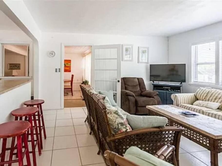 Lovely 1 Bedroom Unit Across From Lido Key Beach 사라소타 외부 사진